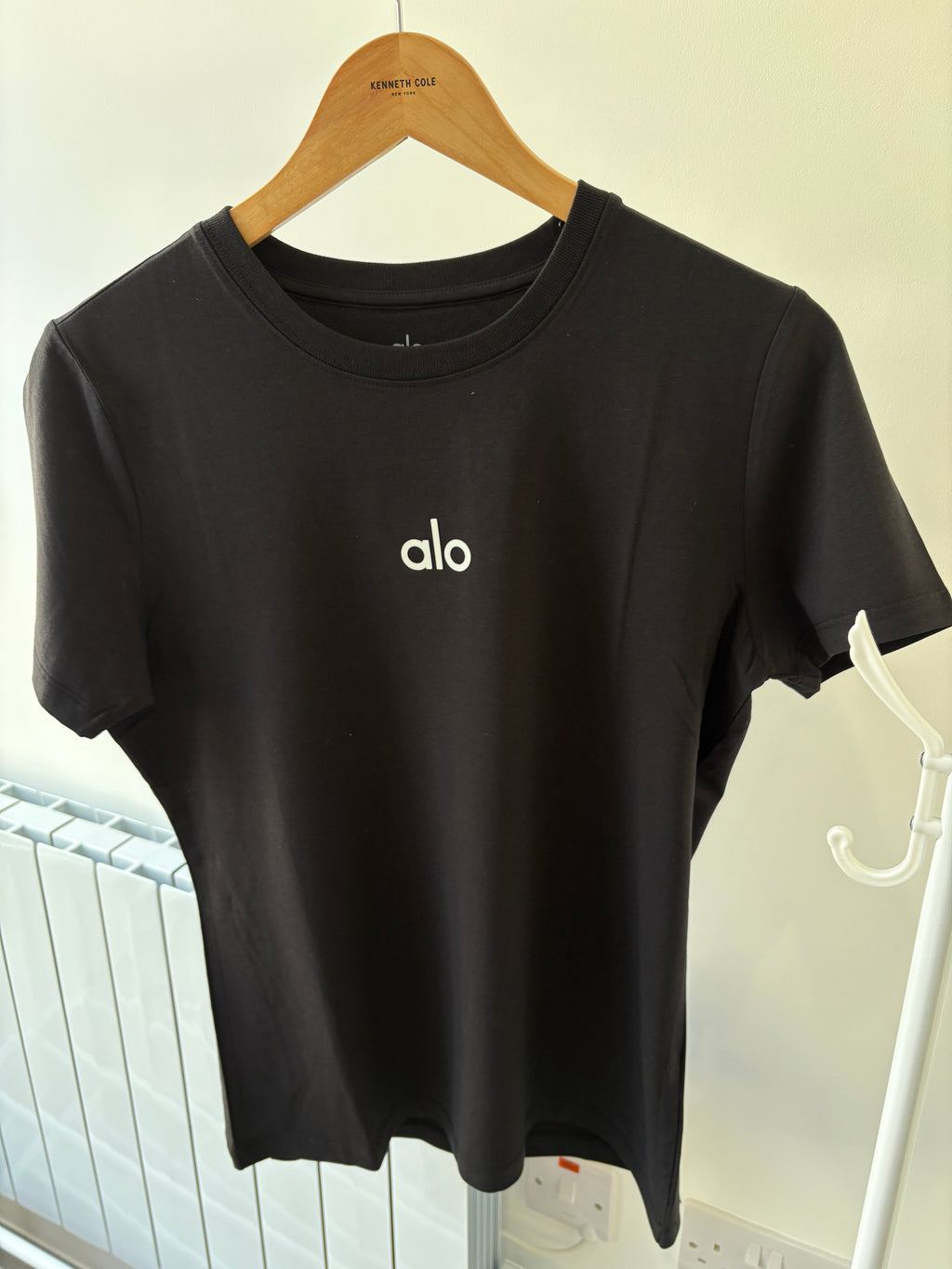 Alo Premium Logo Tee